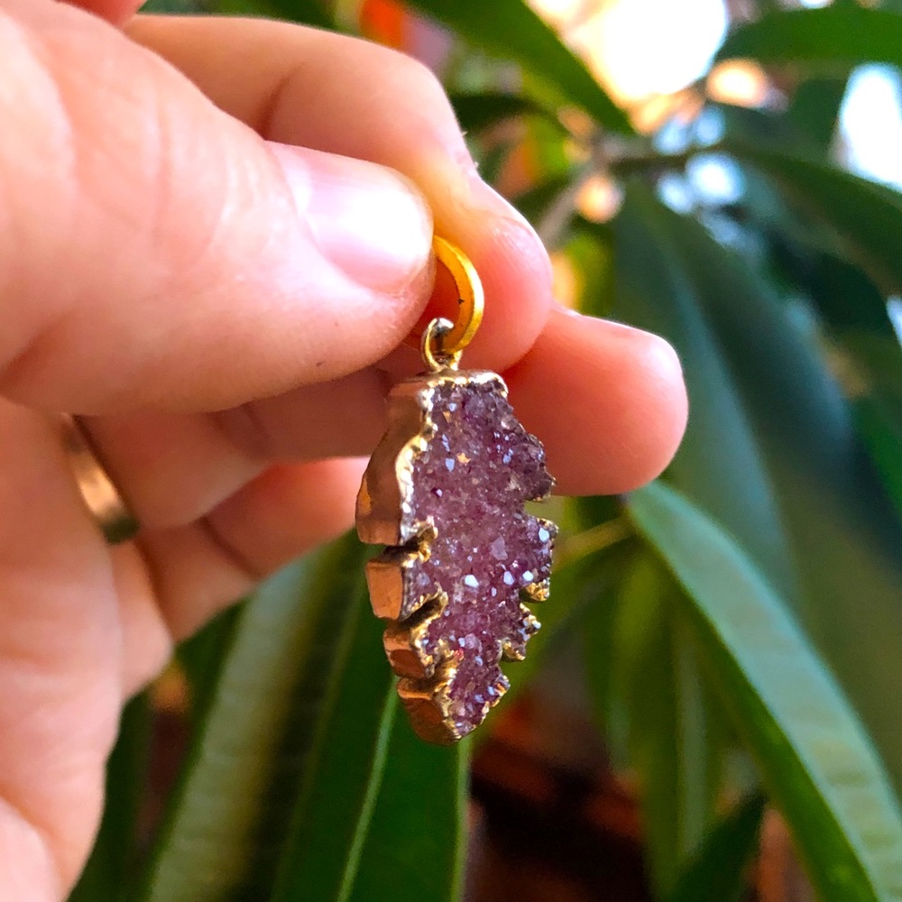 Natural quartz leaf pendant
